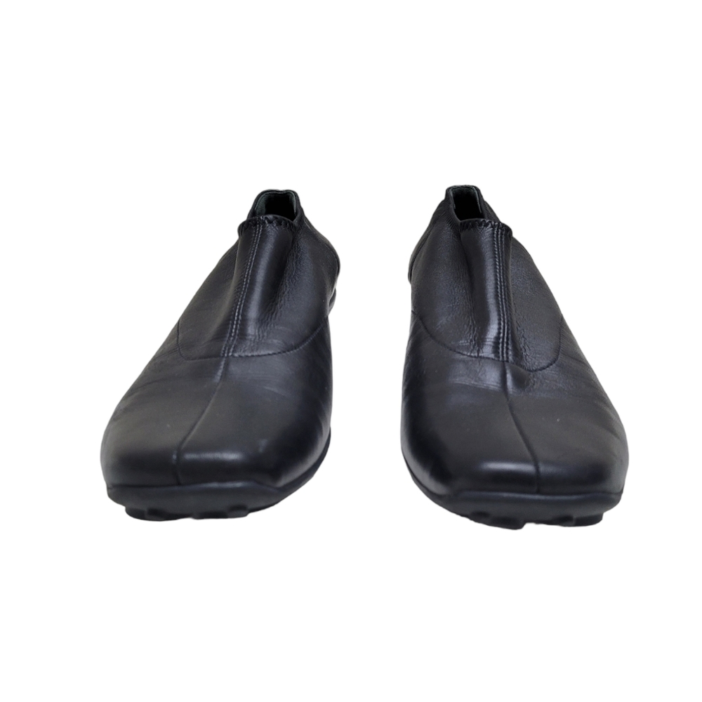 Pre Loved Prada Black Slip On Shoes Female